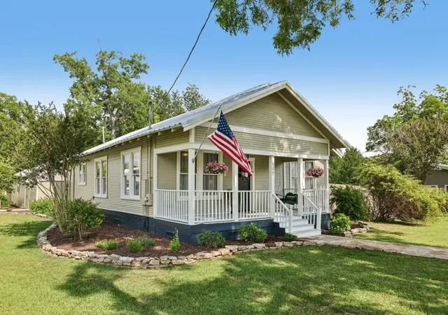 2nd image of 117 N Main St, Paige, TX 78659 | MLS# 7085925