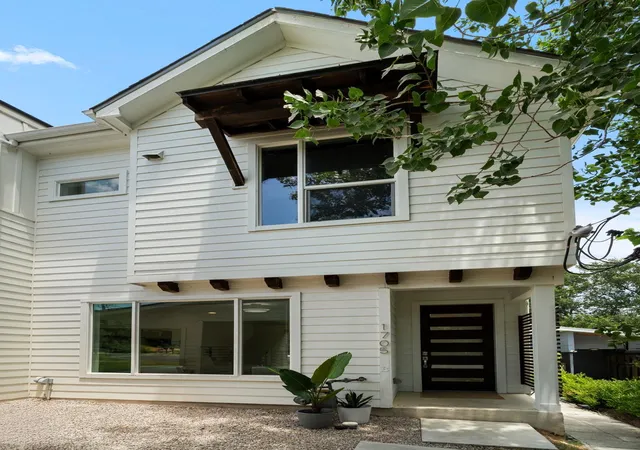 Photo 2 of Single family home for sale at 1705b Perez St, Austin, TX 78721 | MLS# 1644195 | Listing updated on 2026-09-30