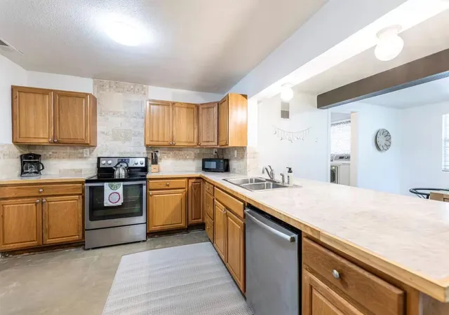 Photo 4 of Single family home for sale at 1303 Haynes St, San Marcos, TX 78666 | MLS# 6352827 | Listing updated on 2026-08-13