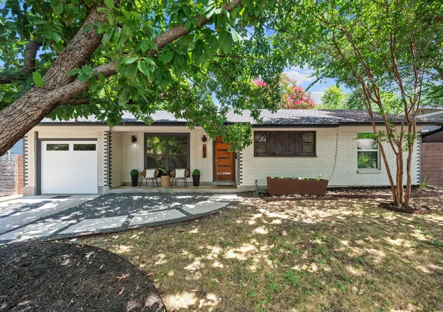Photo 3 of Single family home for sale at 2611 E Side Dr, Austin, TX 78704 | MLS# 1278527 | Listing updated on 2026-10-09