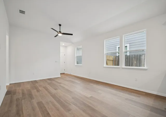Photo 2 of Single family home for sale at 509 Porter Country Pkwy, Buda, TX 78610 | MLS# 8947509 | Listing updated on 2026-10-06