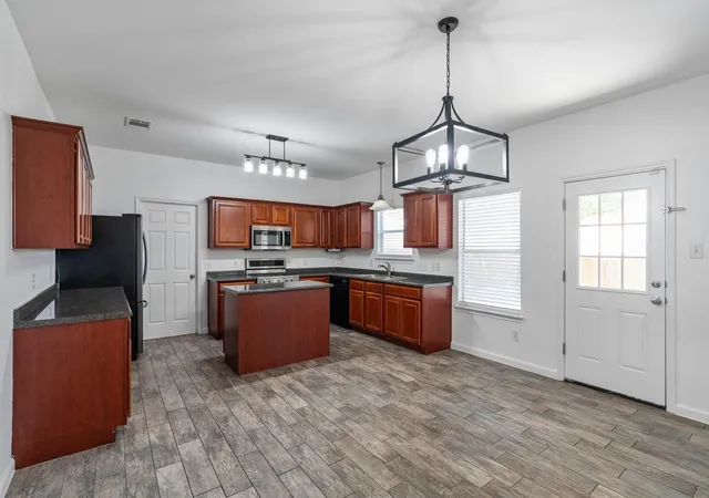 Photo 4 of Single family home for sale at 1404 Delia Chapa, Hutto, TX 78634 | MLS# 4521786 | Listing updated on 2026-09-02