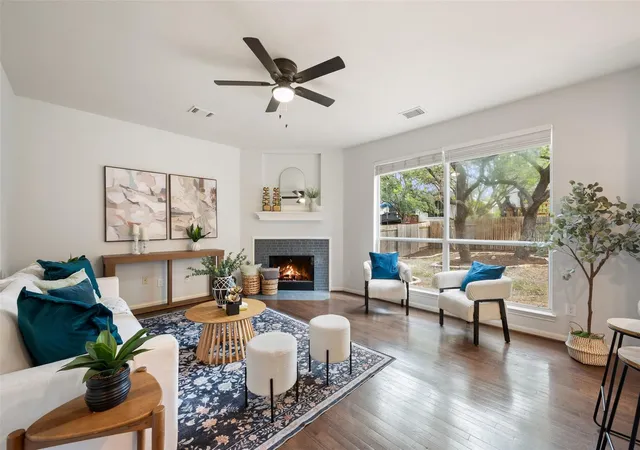 Photo 2 of Single family home for sale at 12536 Cyn Glen Dr, Austin, TX 78732 | MLS# 5143776 | Listing updated on 2026-09-11