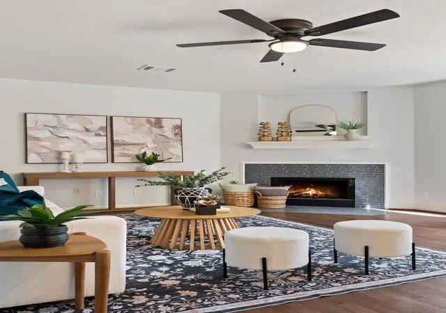 Photo 4 of Single family home for sale at 12536 Cyn Glen Dr, Austin, TX 78732 | MLS# 5143776 | Listing updated on 2026-09-11