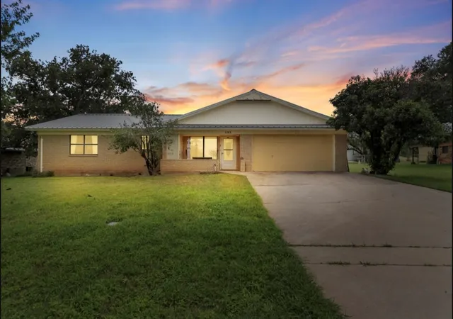 Homes for sale in Kingsland, TX | 301 Reven Acres Dr, Kingsland, TX 78639 | MLS# 1117391