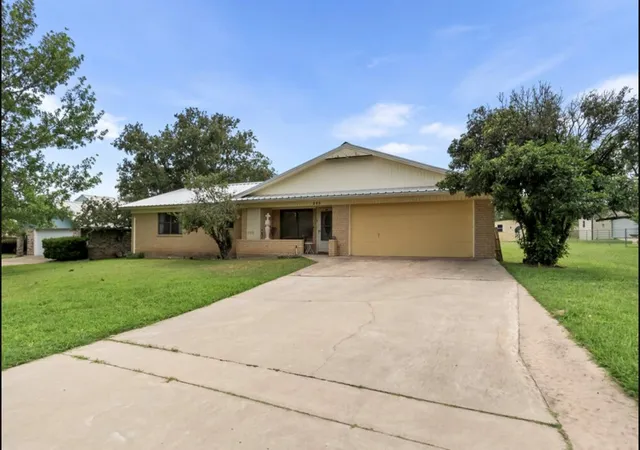 Homes for sale in Kingsland, TX | 301 Reven Acres Dr, Kingsland, TX 78639 | MLS# 1117391