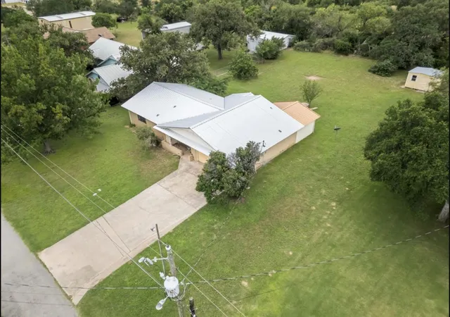 Homes for sale in Kingsland, TX | 301 Reven Acres Dr, Kingsland, TX 78639 | MLS# 1117391