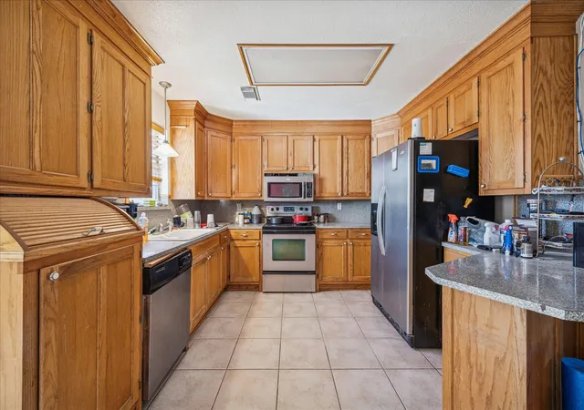 Photo 4 of Single family home for sale at 1836 Ridgeview Dr, Kingsland, TX 78639 | MLS# 8501979 | Listing updated on 2026-10-04