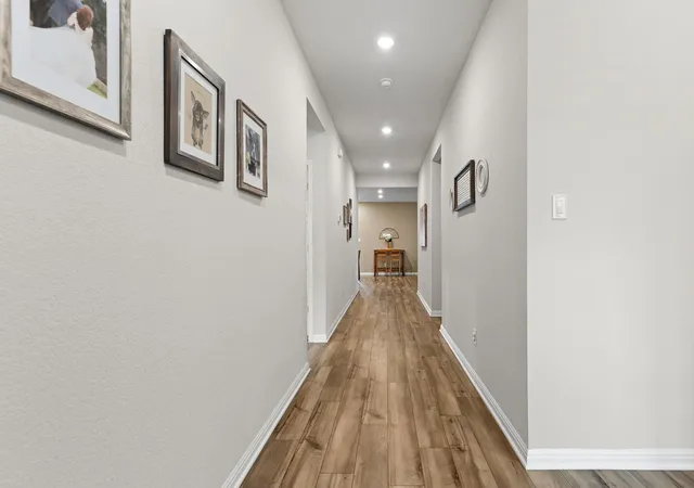 Photo 4 of Single family home for sale at 934 Main St, Hutto, TX 78634 | MLS# 1813428 | Listing updated on 2026-09-13