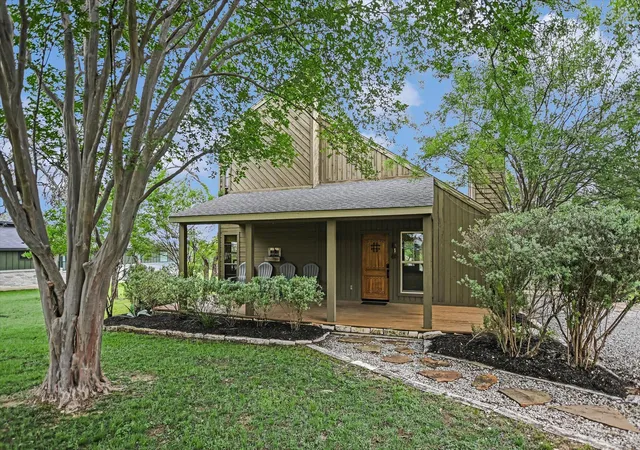 Homes for sale in Spicewood, TX | 424 Bedford Dr, Spicewood, TX 78669 | MLS# 4936986