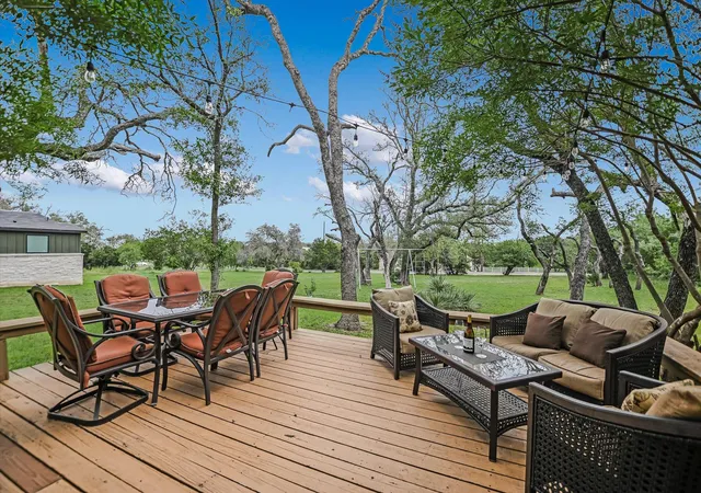 Homes for sale in Spicewood, TX | 424 Bedford Dr, Spicewood, TX 78669 | MLS# 4936986