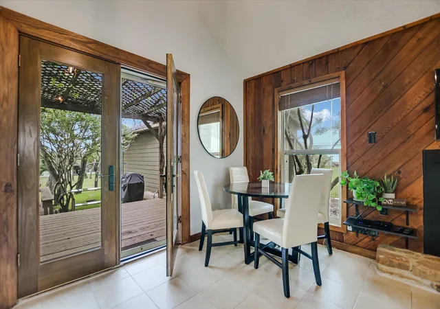 Homes for sale in Spicewood, TX | 424 Bedford Dr, Spicewood, TX 78669 | MLS# 4936986