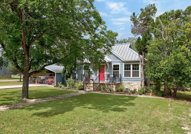 Photo 2 of Single family home for sale at 2120 Leander St, Georgetown, TX 78626 | MLS# 8015121 | Listing updated on 2026-09-08
