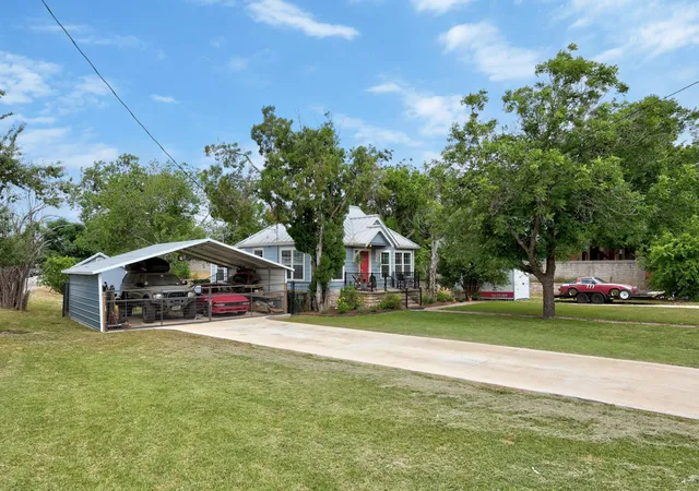 Photo 3 of Single family home for sale at 2120 Leander St, Georgetown, TX 78626 | MLS# 8015121 | Listing updated on 2026-09-08