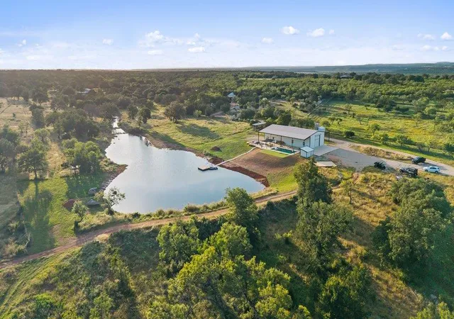 Photo 2 of Single family home for sale at 440 Flying X Rd, Spicewood, TX 78669 | MLS# 8649127 | Listing updated on 2026-08-16