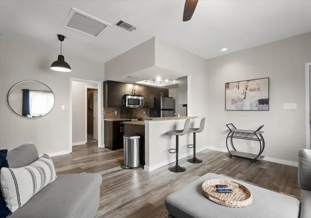 Listing Photo 5 - Condo for sale in building located at 506 W San Antonio St, San Marcos, TX 78666 - Unit #205