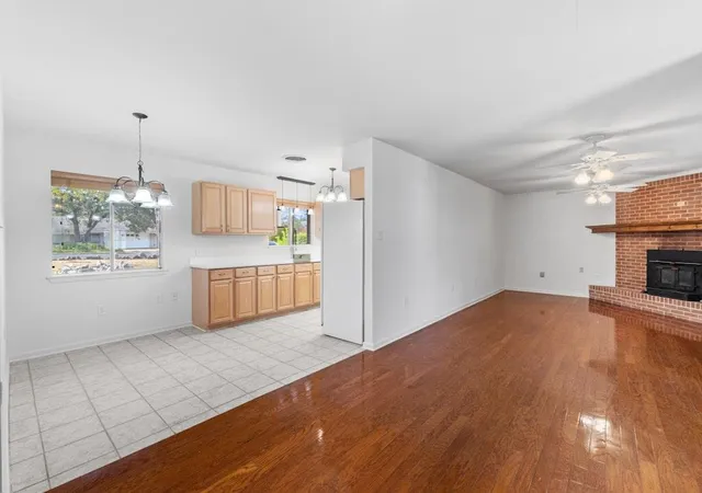 Photo 3 of Single family home for sale at 6201 Oakclaire Dr, Austin, TX 78735 | MLS# 6177652 | Listing updated on 2026-08-19