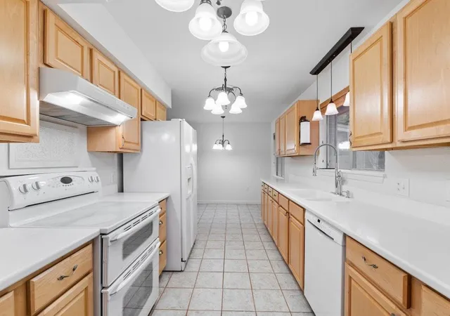 Photo 3 of Single family home for sale at 6201 Oakclaire Dr, Austin, TX 78735 | MLS# 6177652 | Listing updated on 2026-08-19