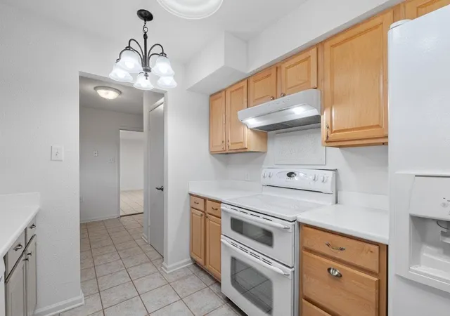Photo 4 of Single family home for sale at 6201 Oakclaire Dr, Austin, TX 78735 | MLS# 6177652 | Listing updated on 2026-08-19