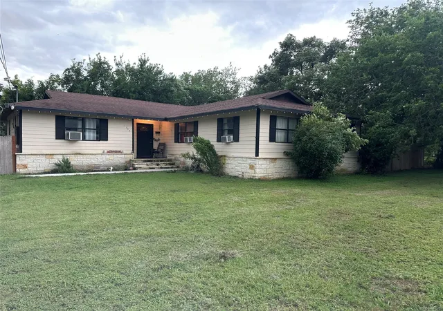 Homes for sale in Cameron, TX | 1205 W 10th St, Cameron, TX 76520 | MLS# 3520669