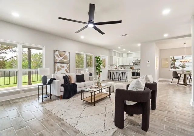3rd image of 10 Honeysuckle Ln, Wimberley, TX 78676 | MLS# 5306308