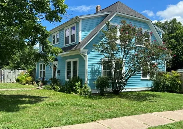 Photo 3 of Single family home for sale at 215 W 7th Street, Taylor, TX 76574 | MLS# 5573633 | Listing updated on 2026-08-22