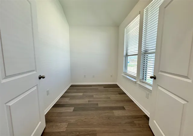 Photo 4 of Single family home for sale at 541 Porter Country Pkwy, Buda, TX 78610 | MLS# 7271918 | Listing updated on 2026-10-06