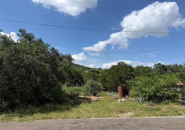 2nd image of 18402 Roundrock Rd, Jonestown, TX 78645 | MLS# 4397806
