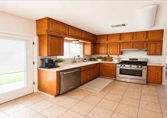 Photo 4 of Single family home for sale at 1716 Ramona Cir, San Marcos, TX 78666 | MLS# 2537788 | Listing updated on 2026-09-04