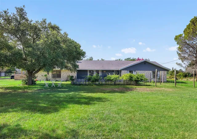 Homes for sale in Lexington, TX | 1015 Fm 112 Rd, Lexington, TX 78947 | MLS# 3402912