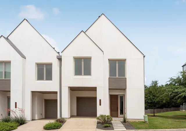 Photo 1 of Condo for sale at 2520 Sutherland St, Austin, TX 78746 | MLS# 3689771 | Listing updated on 2026-09-17