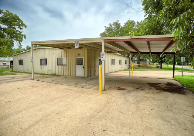3rd image of 401 Wilkes St, Smithville, TX 78957 | MLS# 3131798