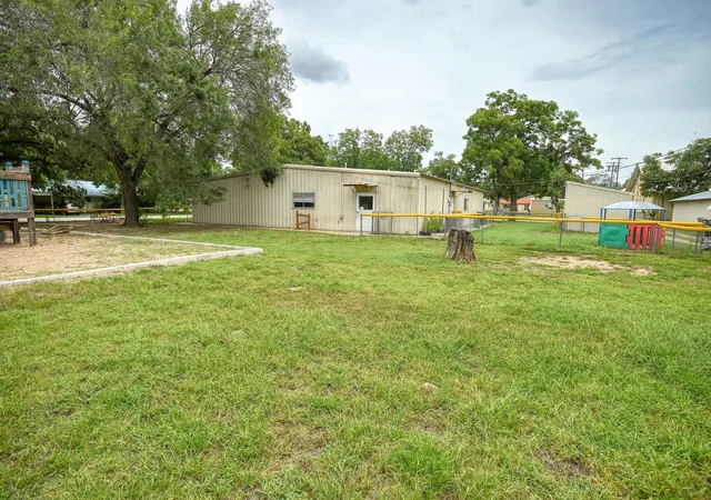 40th image of 401 Wilkes St, Smithville, TX 78957 | MLS# 3131798