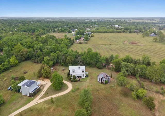 2nd image of 534 Old Mcdade Rd, Elgin, TX 78621 | MLS# 6179966