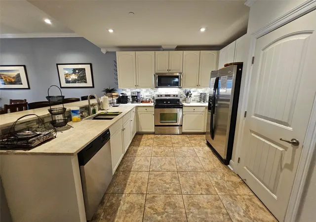 2nd image of 1001 The Cape Rd, Marble Falls, TX 78657