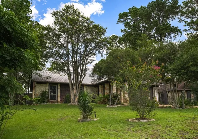 Photo 2 of Single family home for sale at 112 Mahalua Ln, Bastrop, TX 78602 | MLS# 5948430 | Listing updated on 2026-08-14