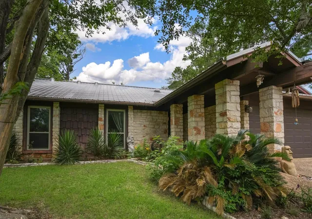 Photo 3 of Single family home for sale at 112 Mahalua Ln, Bastrop, TX 78602 | MLS# 5948430 | Listing updated on 2026-08-14
