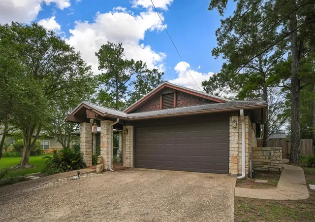 Photo 4 of Single family home for sale at 112 Mahalua Ln, Bastrop, TX 78602 | MLS# 5948430 | Listing updated on 2026-08-14