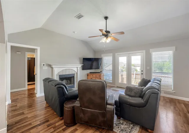 5th image of 1105 2Nd St, Jarrell, TX 76537 | MLS# 5360472