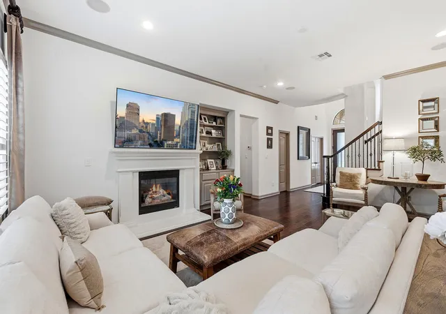 Photo 3 of Single family home for sale at 12321 Edenvale Path, Austin, TX 78732 | MLS# 5455847 | Listing updated on 2026-08-01