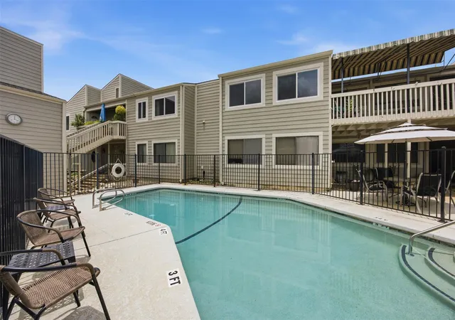 Listing Photo 4 - Condo for sale in building located at 5801 Thunderbird St, Lago Vista, TX 78645 - Unit #B-22