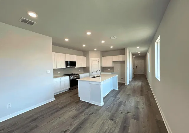 Photo 3 of Single family home for sale at 138 Hornet St, Elgin, TX 78621 | MLS# 6262102 | Listing updated on 2026-10-08