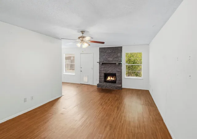 4th image of 2401 Burleson Rd, Austin, TX 78741 | MLS# 1275105