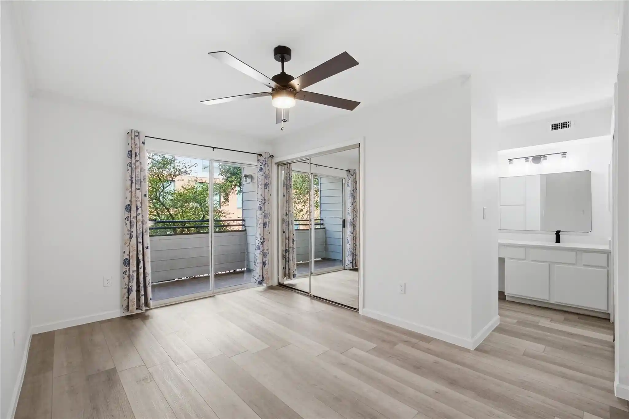 Listing Photo 1 - Condo for sale in 501 W 26Th St located at 501 W 26Th St, Austin, TX 78705 - Unit #108
