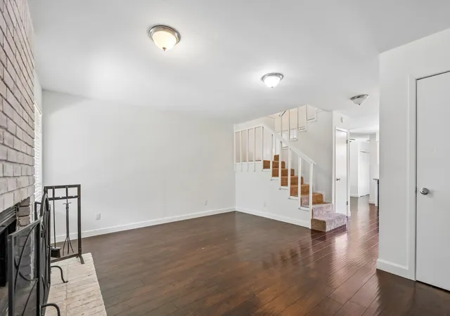 Listing Photo 4 - Condo for sale in building located at 4202 Hudson Bend Rd, Austin, TX 78734 - Unit #B
