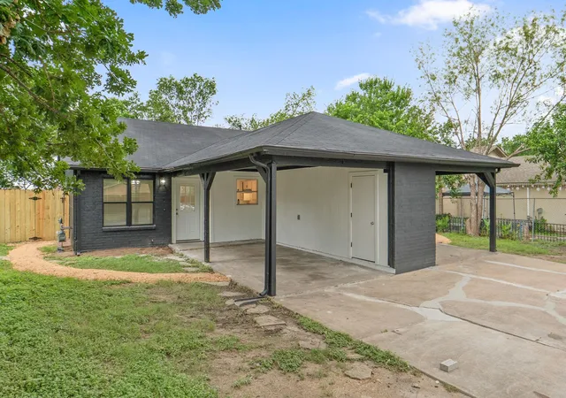 2nd image of 8203 Colony Loop Dr, Austin, TX 78724 | MLS# 6515627