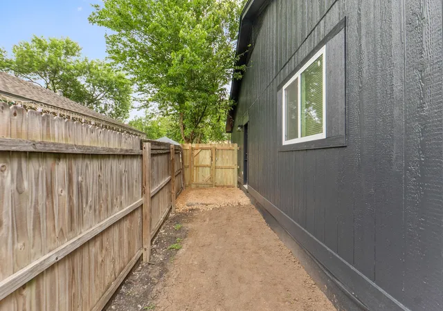 38th image of 8203 Colony Loop Dr, Austin, TX 78724 | MLS# 6515627