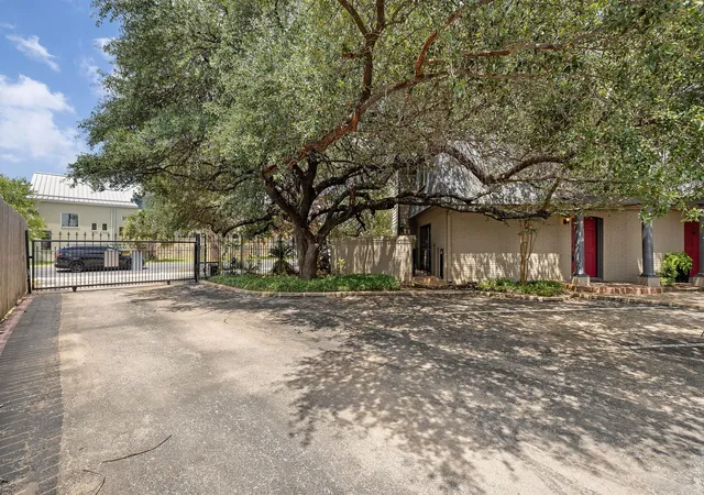 3rd image of 2500 Steck Ave #6, Austin, TX 78757 | MLS# 3708757