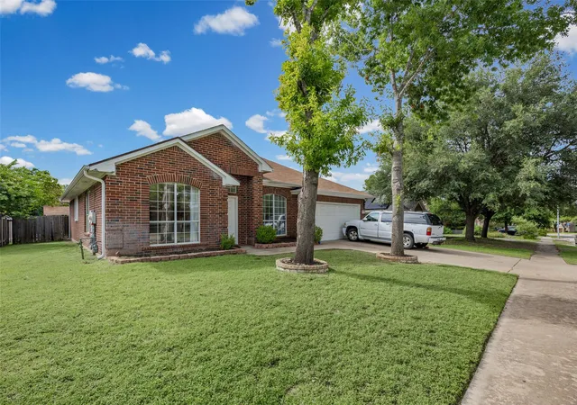 Photo 3 of Single family home for sale at 801 Brown Dr, Pflugerville, TX 78660 | MLS# 7328721 | Listing updated on 2026-10-07