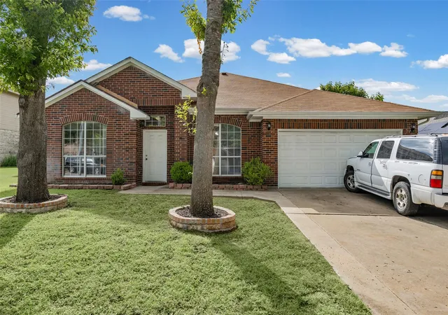 Photo 4 of Single family home for sale at 801 Brown Dr, Pflugerville, TX 78660 | MLS# 7328721 | Listing updated on 2026-10-07